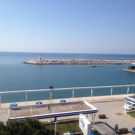 Alp Otel Restaurant Küçükkuyu Exteriér fotografie