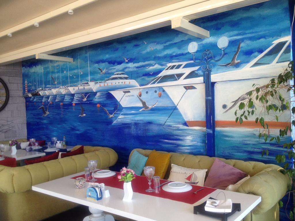 Alp Otel Restaurant Küçükkuyu Exteriér fotografie