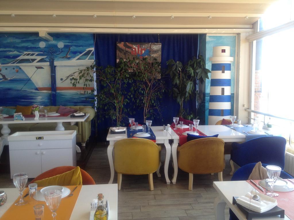 Alp Otel Restaurant Küçükkuyu Exteriér fotografie